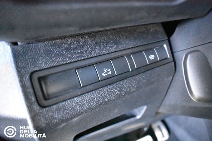 PEUGEOT 5008 BlueHDi 180 S&S EAT8 GT